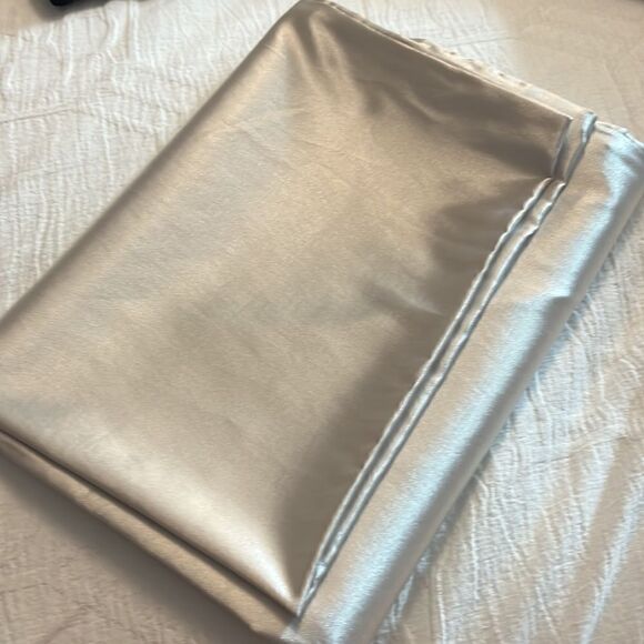 Shine by Knight Beauty Boost Champagne King NWT Pillow Case - Picture 6 of 6